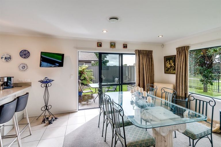 Photo of property in 35 Mcnaughton Place, Onekawa, Napier, 4110