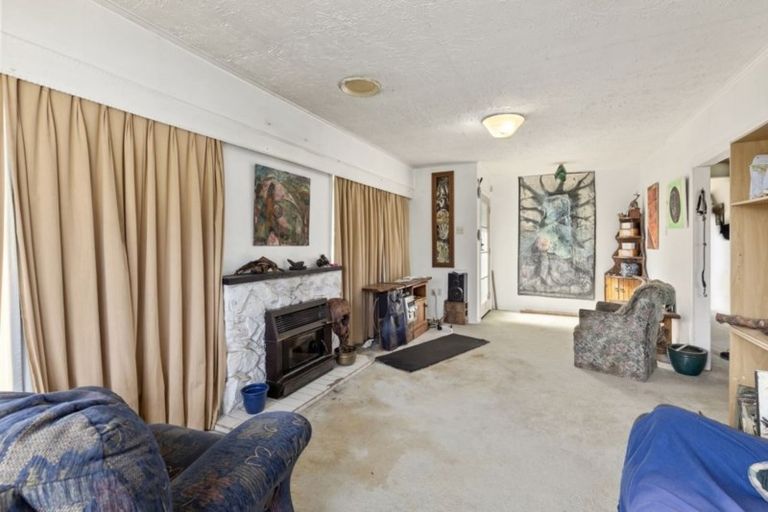 Photo of property in 27 Horoeka Street, Stokes Valley, Lower Hutt, 5019