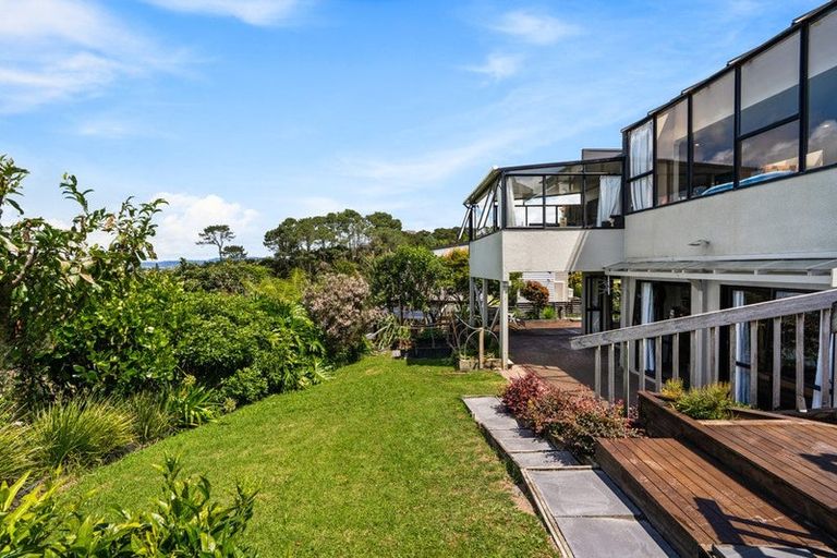 Photo of property in 19 Constable Lane, West Harbour, Auckland, 0618