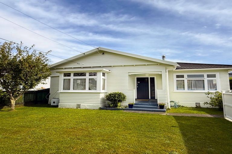Photo of property in 4 Norton Park Avenue, Fairfield, Lower Hutt, 5011