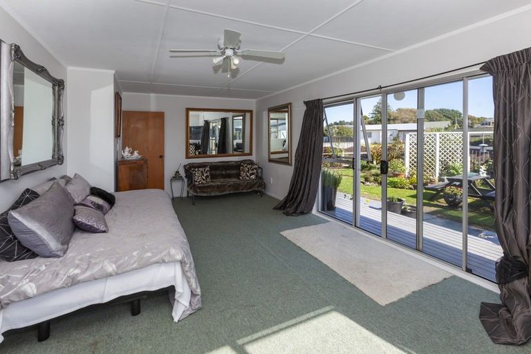 Photo of property in 4 Simcox Street, Otaki Beach, Otaki, 5512