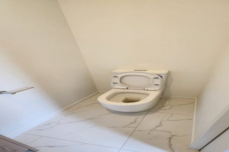 Photo of property in 28 Korokio Lane, Henderson, Auckland, 0612