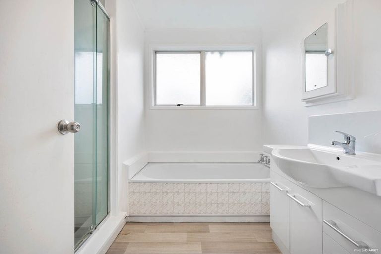 Photo of property in 32 Yearsley Place, Manurewa, Auckland, 2102