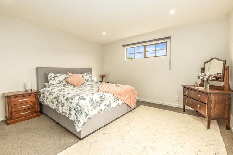 Photo of property in 261 Te Moana Road, Waikanae, 5036
