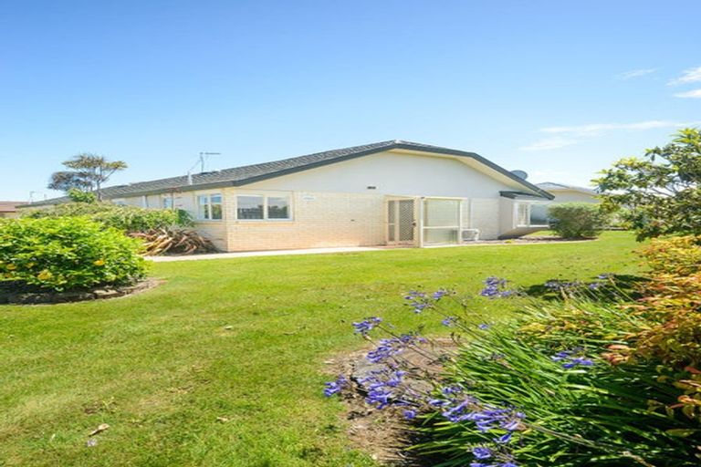 Photo of property in 9 Foxtail Fern, Kelvin Grove, Palmerston North, 4414