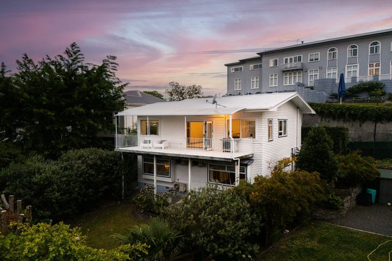 Photo of property in 3 Clyde Road, Bluff Hill, Napier, 4110