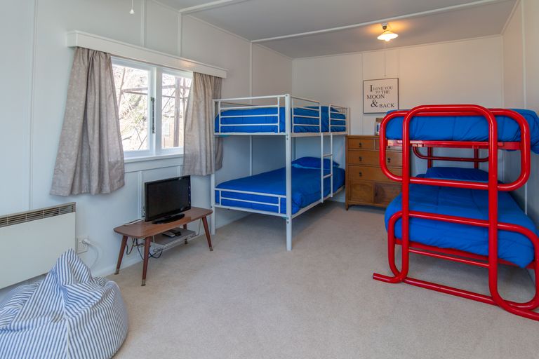 Photo of property in 19 South Crescent, Amberley, 7481