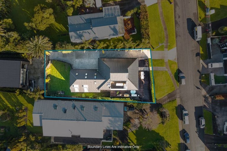 Photo of property in 29 Masterton Road, Rothesay Bay, Auckland, 0630