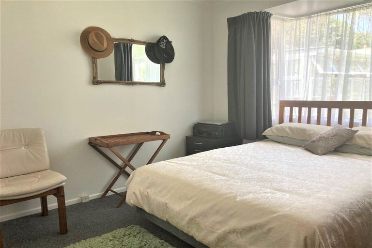 Photo of property in 17 Hutchins Street, Waitara, 4320