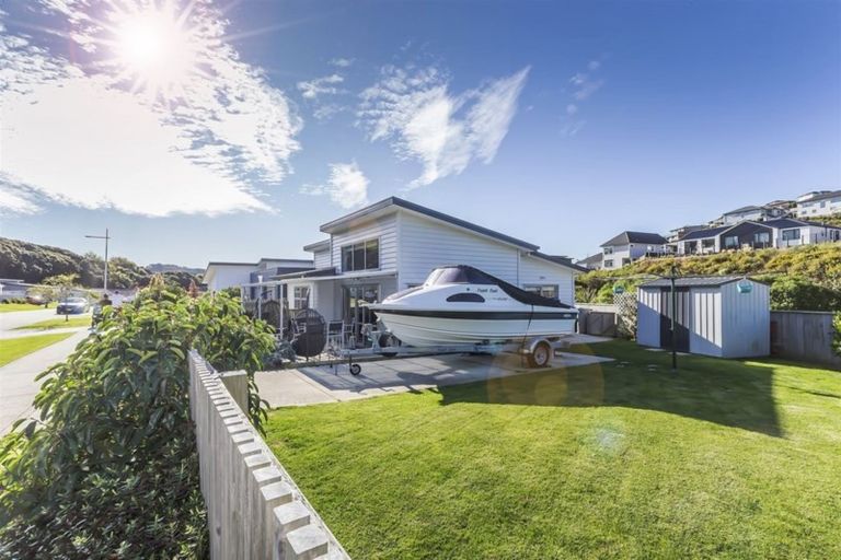 Photo of property in 14a Banks Boulevard, Whitby, Porirua, 5024