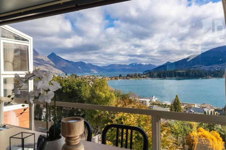 Photo of property in 23 Balmoral Drive, Kelvin Heights, Queenstown, 9300