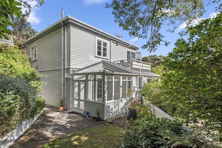 Photo of property in 100 Barnard Street, Wadestown, Wellington, 6012