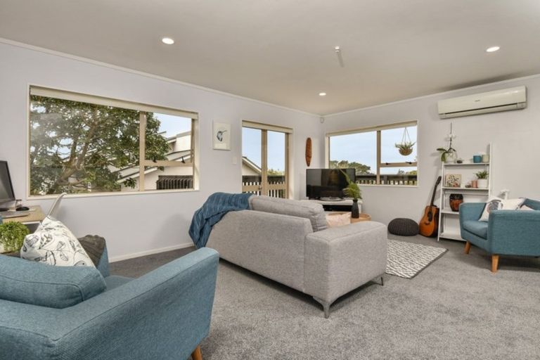 Photo of property in 253b Royal Road, Massey, Auckland, 0614