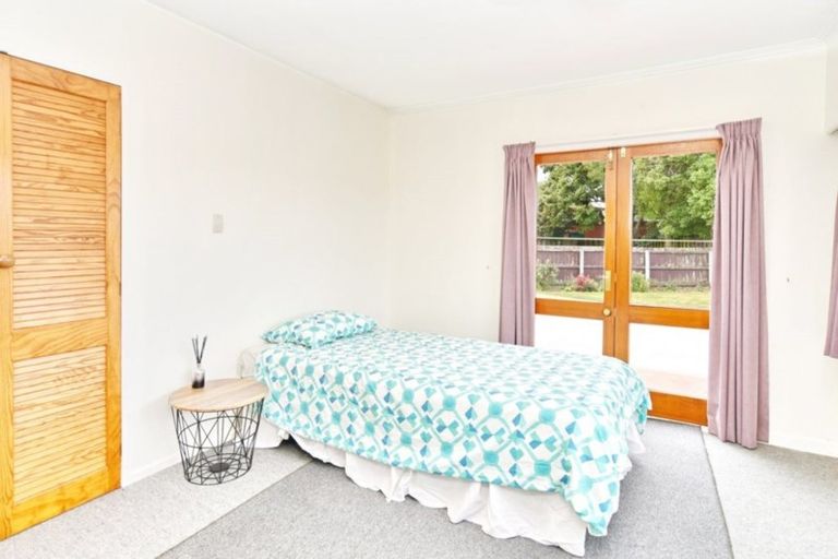 Photo of property in 1 Chilton Drive, Mairehau, Christchurch, 8052