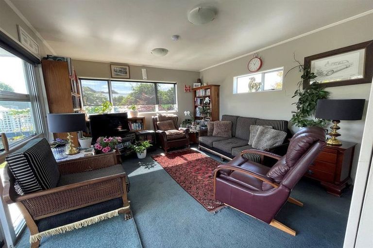 Photo of property in 12 Parsonage Road, Waimate, 7924