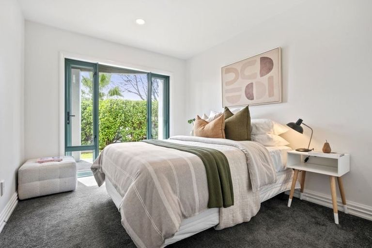 Photo of property in 2/61 Beresford Street, Bayswater, Auckland, 0622