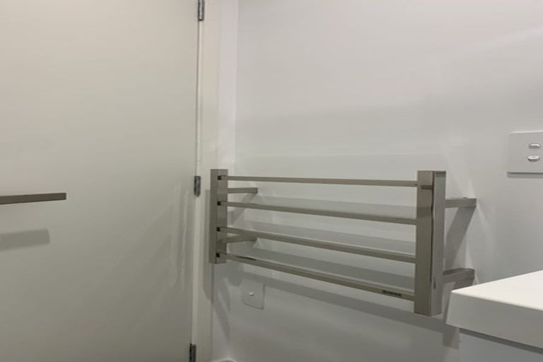 Photo of property in 4/58 Kemp Road, Massey, Auckland, 0614