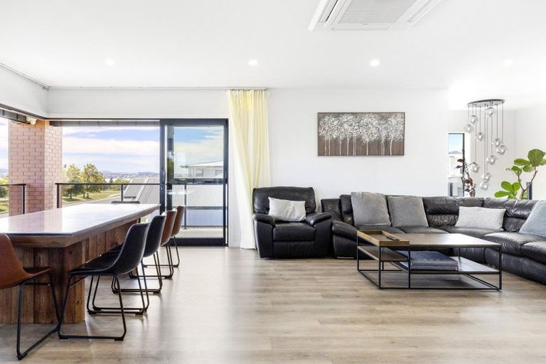 Photo of property in 72 Harakeke Drive, Wharewaka, Taupo, 3330