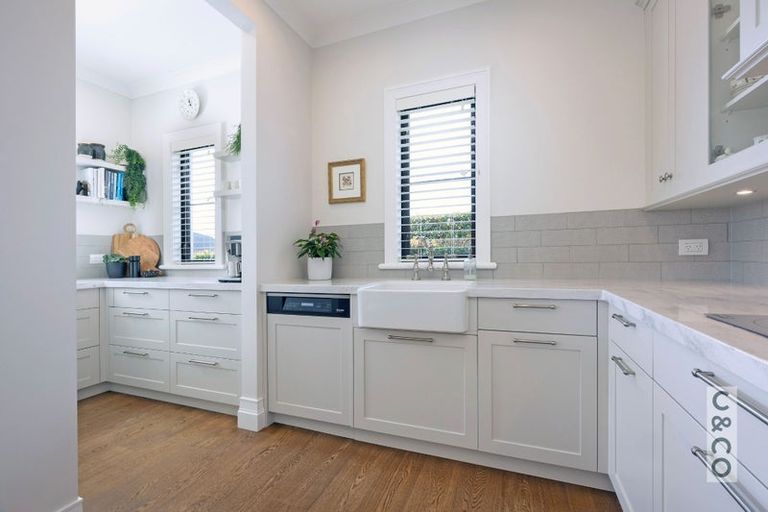 Photo of property in 8 Tauwaka Crescent, Riverhead, 0820