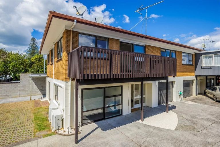 Photo of property in 1/53 Butley Drive, Farm Cove, Auckland, 2012
