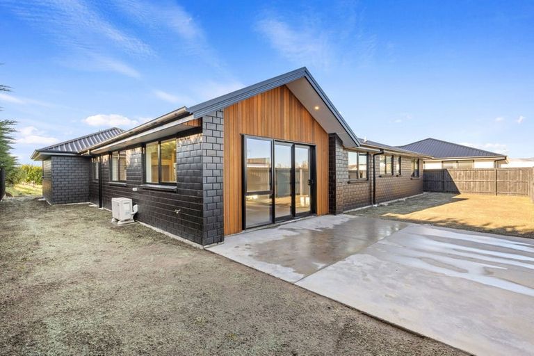 Photo of property in 2 Kahurangi Road, Halswell, 8025