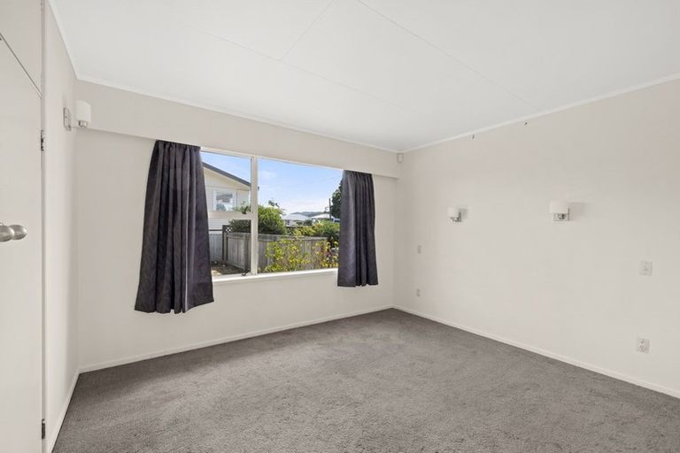 Photo of property in 56 Kokich Crescent, Onerahi, Whangarei, 0110