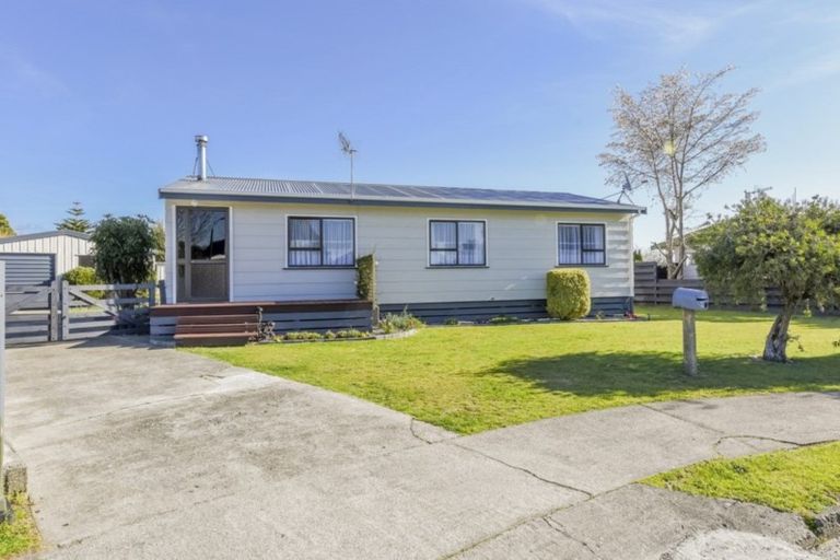 Photo of property in 4 Kirkcaldie Grove, Levin, 5510