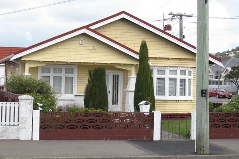 Photo of property in 164 Rongotai Road, Kilbirnie, Wellington, 6022