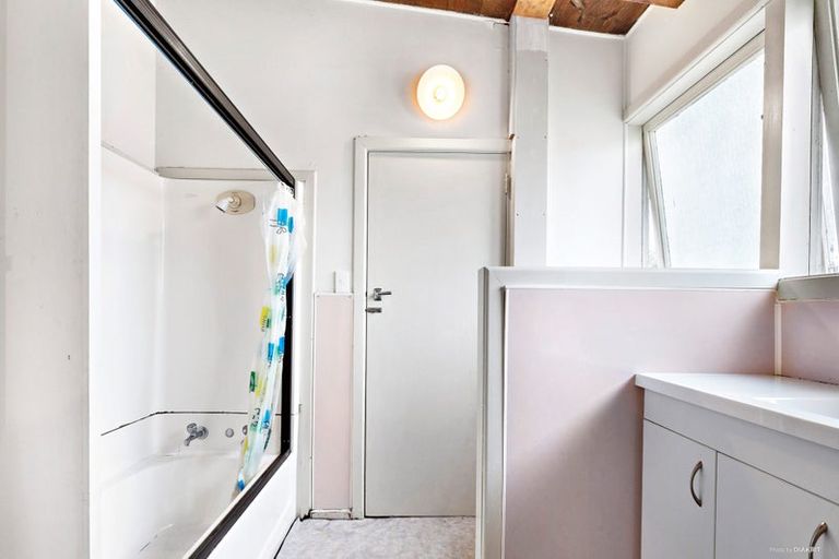 Photo of property in 59 Birdwood Road East, Pukekohe, 2120