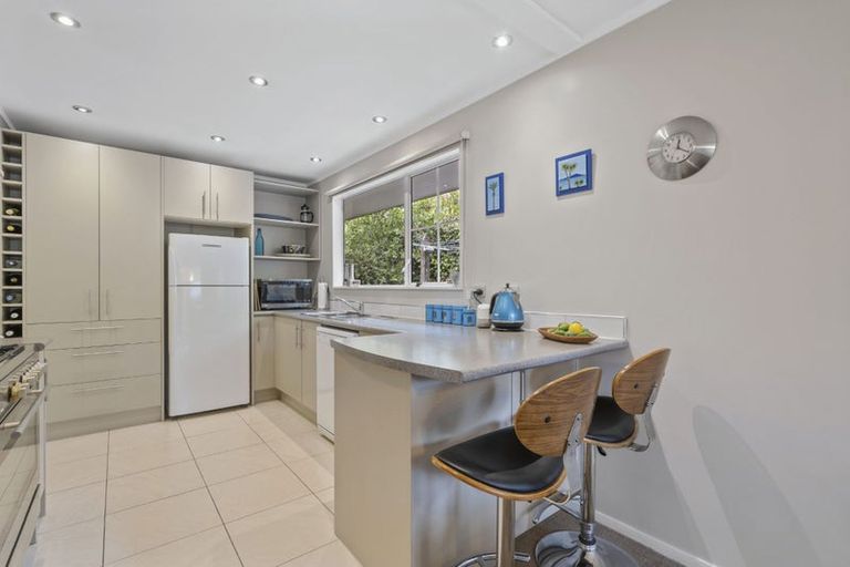 Photo of property in 35 Fendalton Crescent, Pinehaven, Upper Hutt, 5019