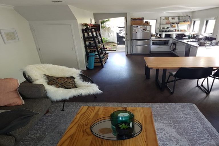 Photo of property in 2/7 Beveridge Street, Christchurch Central, Christchurch, 8013