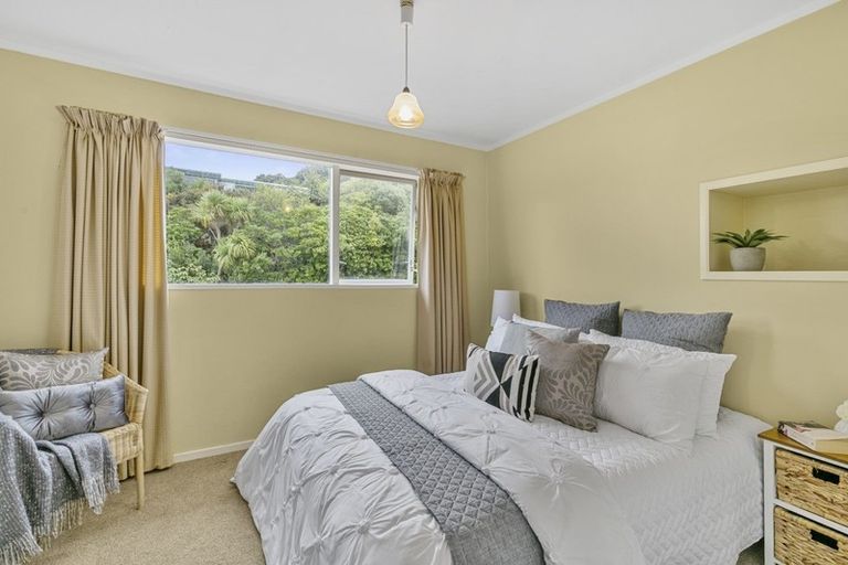 Photo of property in 17 Peterhouse Street, Tawa, Wellington, 5028