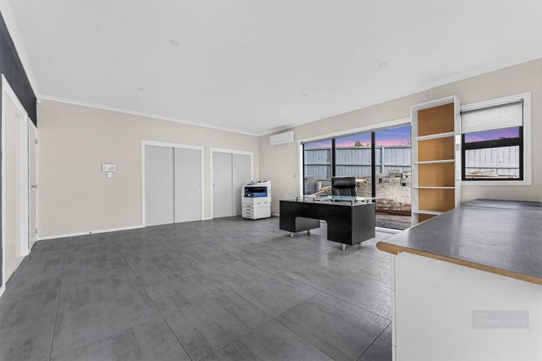 Photo of property in 1 Leven Lane, Totara Heights, Auckland, 2105