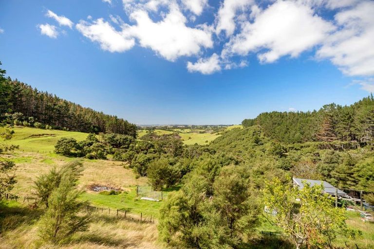 Photo of property in 169 Mcleod Road, South Head, Helensville, 0874