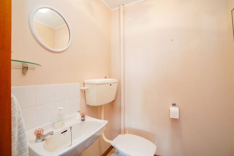 Photo of property in 74 Kildare View, Waikiwi, Invercargill, 9810