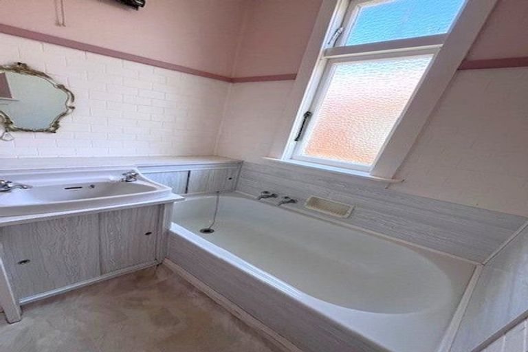 Photo of property in 185 Knights Road, Hutt Central, Lower Hutt, 5011