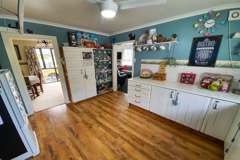 Photo of property in 4 Holmes Street, Waimate, 7924