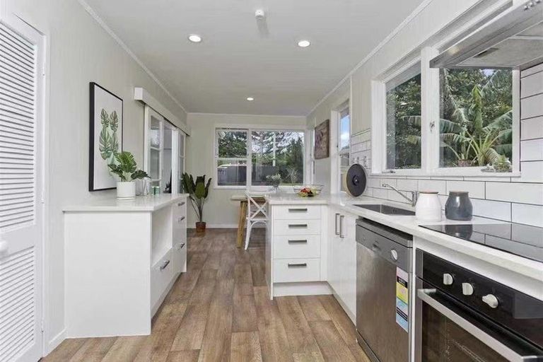 Photo of property in 154 Metcalfe Road, Ranui, Auckland, 0612