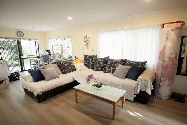 Photo of property in 18/8 Margan Avenue, New Lynn, Auckland, 0600
