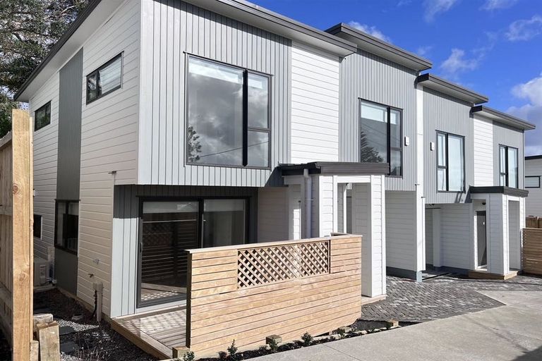 Photo of property in 8a Neptune Avenue, Beach Haven, Auckland, 0626
