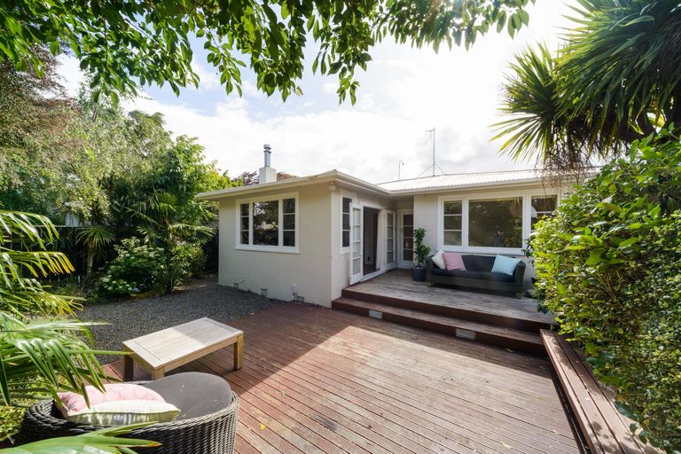 Photo of property in 2 Ascot Street, Hokowhitu, Palmerston North, 4410