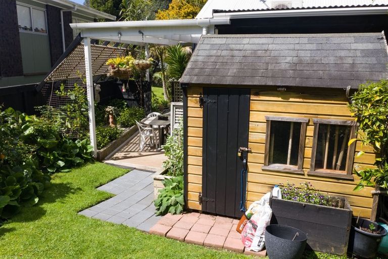 Photo of property in 122 Waireka Place, Whangamata, 3620