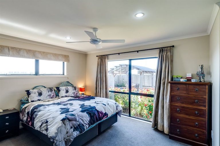 Photo of property in 13 Waitaha Place, Clive, 4102