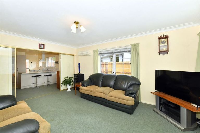 Photo of property in 1/9 Lombard Place, Avonhead, Christchurch, 8042