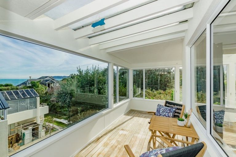 Photo of property in 18 Kohutuhutu Road, Raumati Beach, Paraparaumu, 5032
