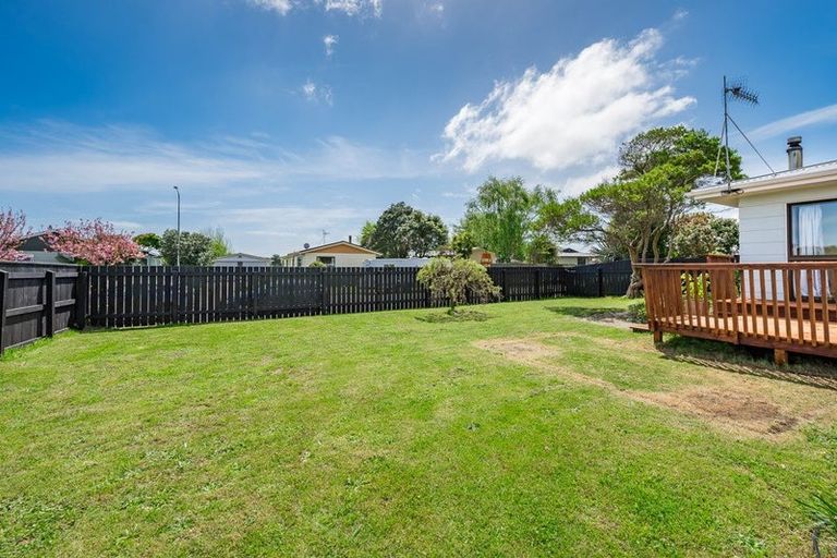 Photo of property in 23 Linwood Drive, Paraparaumu, 5032