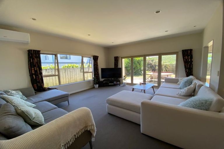 Photo of property in 24 Jordan Street, Island Bay, Wellington, 6023