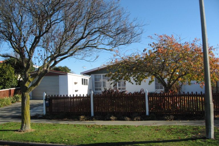 Photo of property in 98a Warren Crescent, Hillmorton, Christchurch, 8025