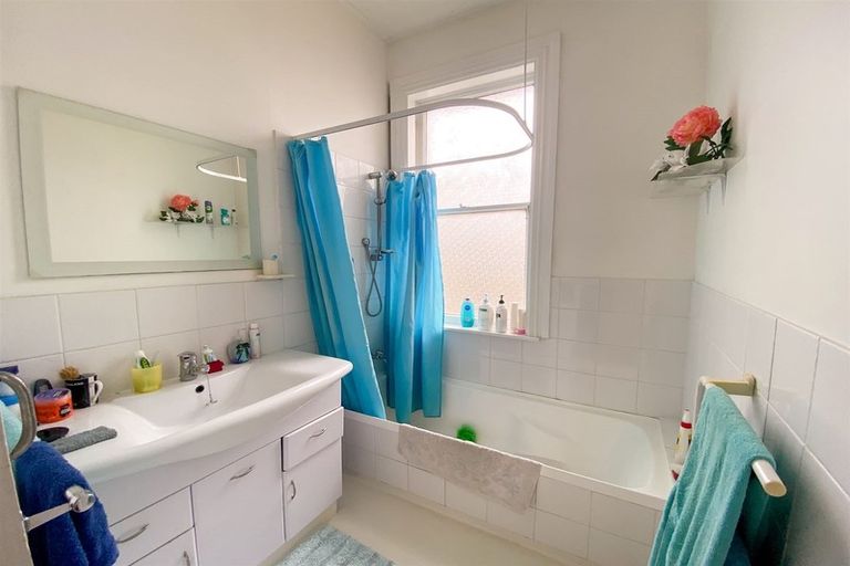 Photo of property in 36 Wharfe Street, South Hill, Oamaru, 9400