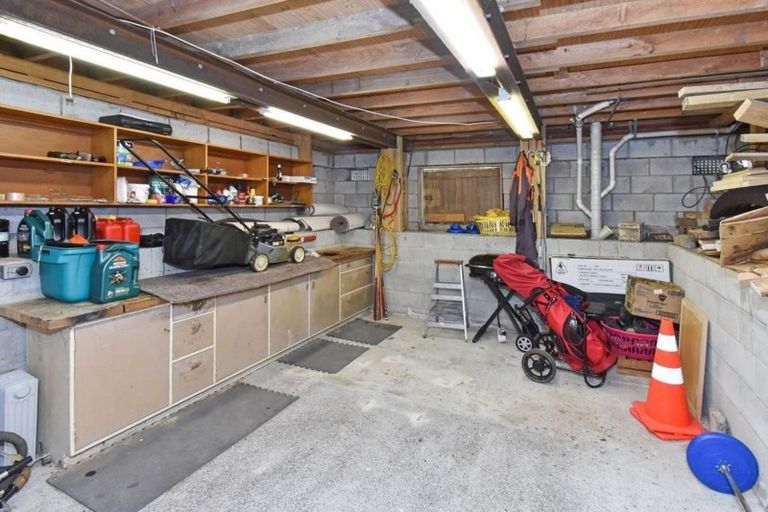 Photo of property in 64 Hill Road, Hillpark, Auckland, 2102